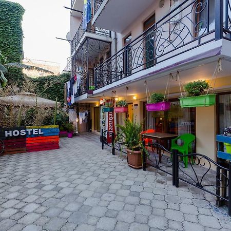 Batumi Surf Hostel Εξωτερικό φωτογραφία