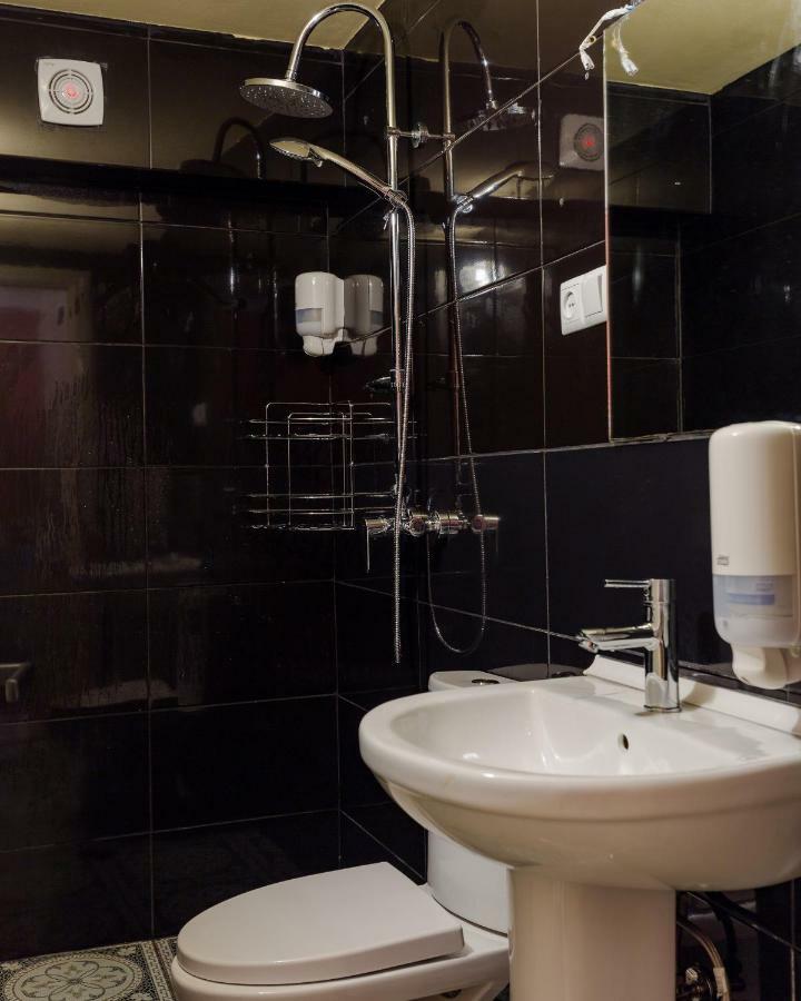 Batumi Surf Hostel Εξωτερικό φωτογραφία